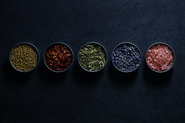Electric vs. Manual Spice Grinders: Buying and Using Tips - Viet